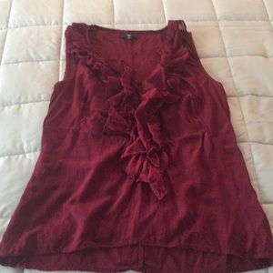 Sleeveless ruffled top